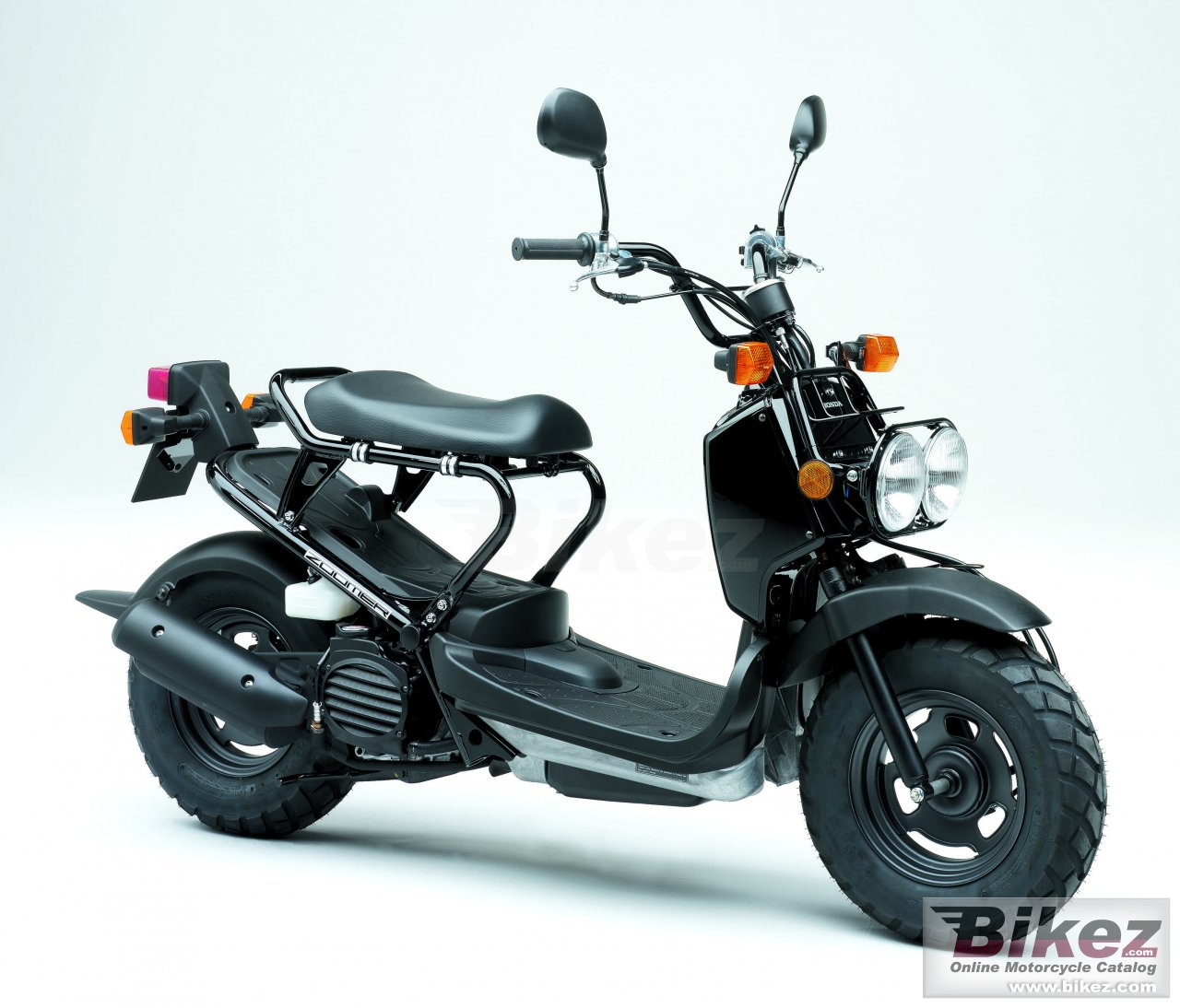 Big Honda zoomer picture and wallpaper from Bikez.com